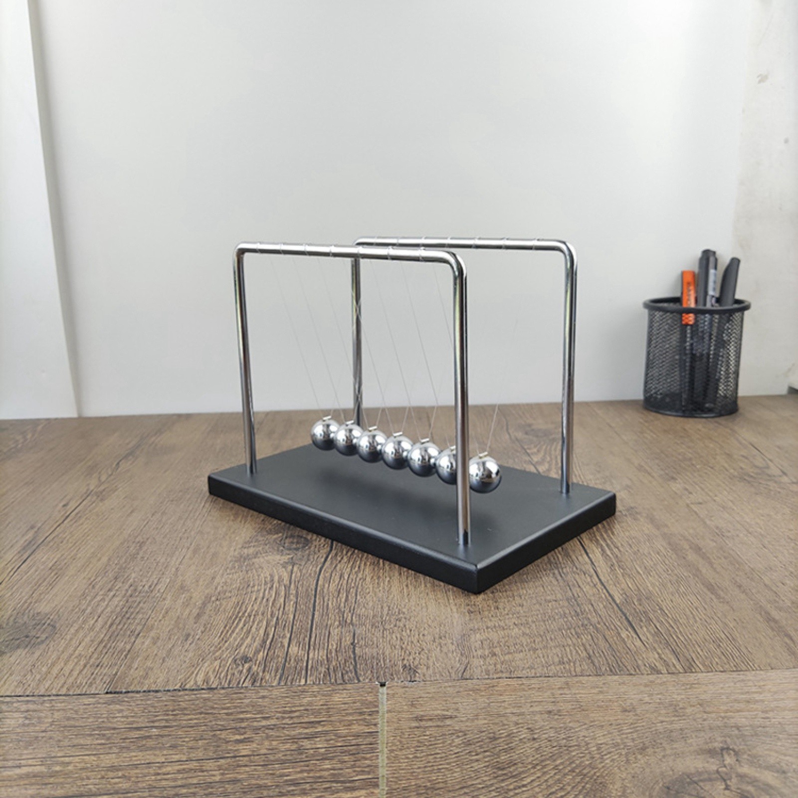 Newton Cradle Large - 7 шариков, кривая механика, маятниковый шар