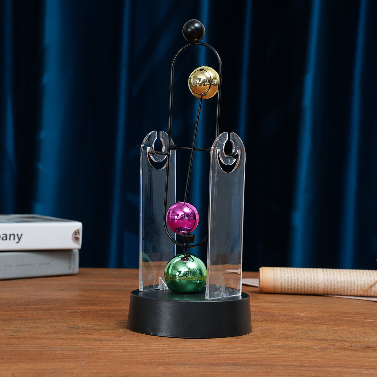 Маятник Ньютона: Декоративный  – обзор и цена Newton Cradle Large